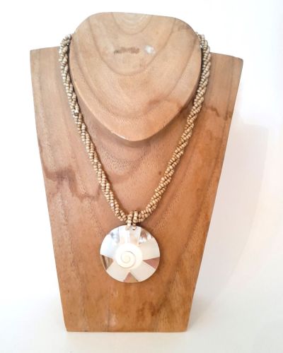 Collier Boho beige nacré