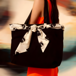 Sac de plage noir pour femme avec motif tete de Maure, haute résolution.