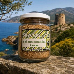 Pot de sel aux amandes artisanal corse sur fond de village corse